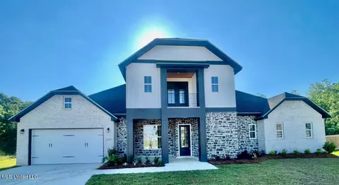 12241 Savannah Cir, Ocean Springs, MS 39564
