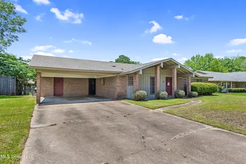 163 Van Doren St, Pearl, MS 39208