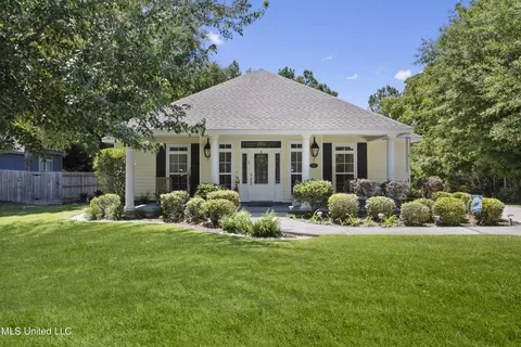 507 Taylor Trl, Waveland, MS 39576