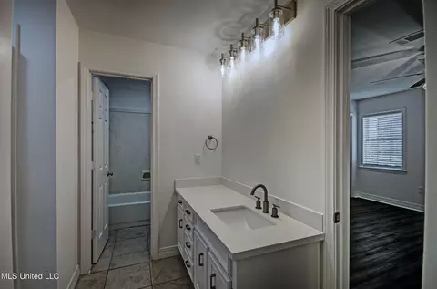 Bath - 322 Northpointe Pkwy, Jackson, MS 39211 photo 3 of 4