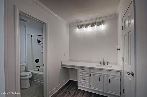 Bath - 322 Northpointe Pkwy, Jackson, MS 39211 photo 1 of 4