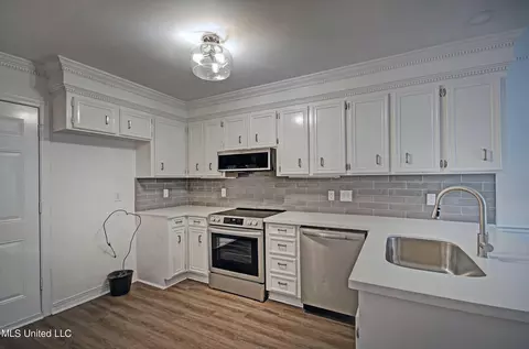 Kitchen - 322 Northpointe Pkwy, Jackson, MS 39211 photo 1 of 1