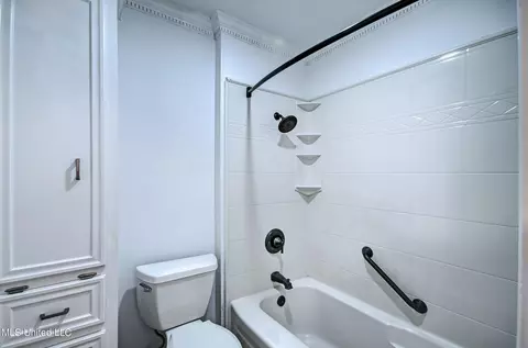 Bath - 322 Northpointe Pkwy, Jackson, MS 39211 photo 2 of 4