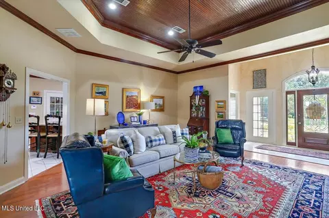 Living - 1012 Northwind Ln, Brandon, MS 39047 photo 4 of 4