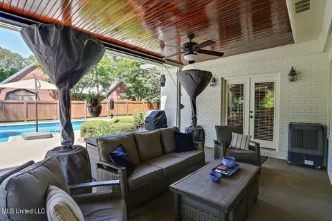 Exterior - 1012 Northwind Ln, Brandon, MS 39047 photo 4 of 9