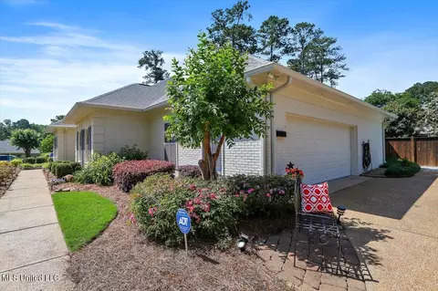 Exterior - 1012 Northwind Ln, Brandon, MS 39047 photo 3 of 9