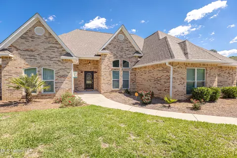 5600 Woody End Rd, Ocean Springs, MS 39564