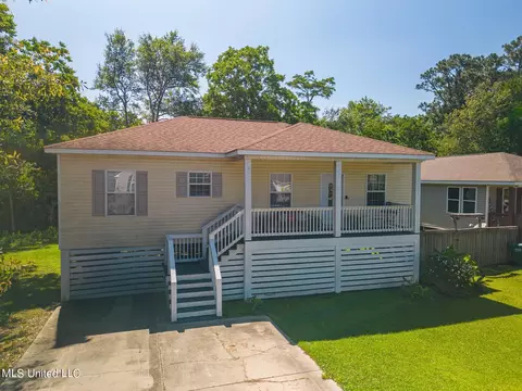 12343 Windward Dr, Gulfport, MS 39503