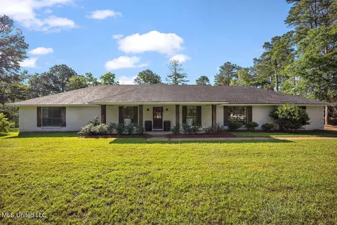 213 Springwood Dr, Terry, MS 39170