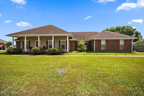329 Mallory Dr, Byram, MS 39272
