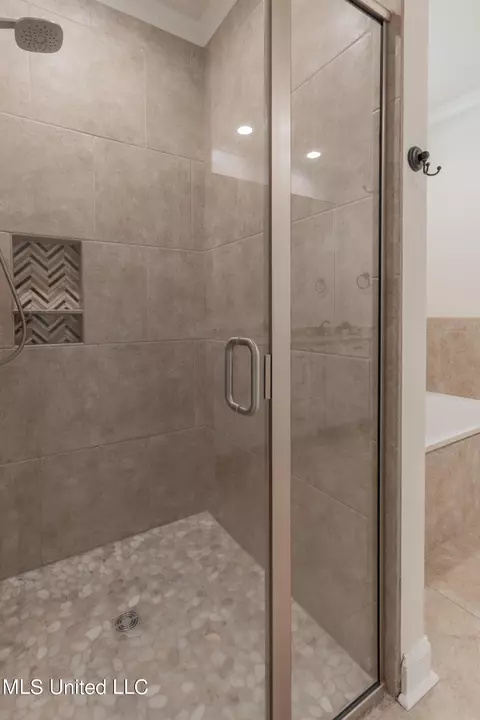 Bath - 146 Catherine Blvd, Clinton, MS 39056 photo 1 of 1