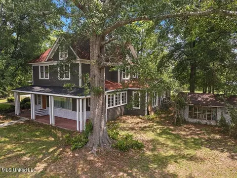 221 Magnolia Dr, Raleigh, MS 39153