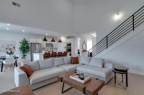 Living - 38 Ruskin, Hernando, MS 38632 photo 5 of 5