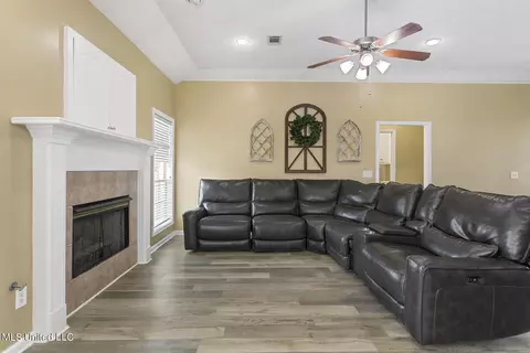 195 Holmar Dr, Brandon, MS 39047 photo 7