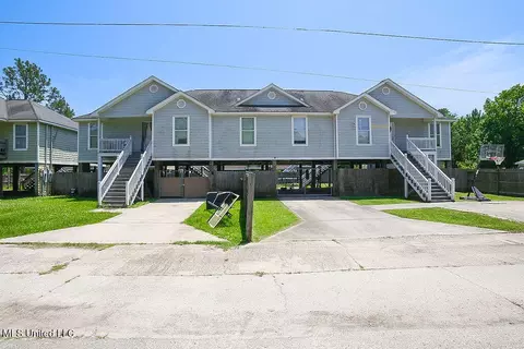 6163 E 65 E Lamar St, Bay Saint Louis, MS 39520