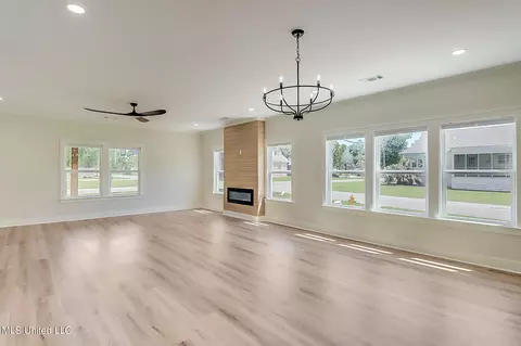 405 Magnolia St, Long Beach, MS 39560 photo 12