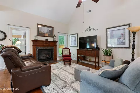 4115 Spring Valley Dr, Olive Branch, MS 38654 photo 4