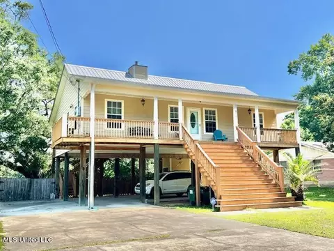 611 Herrick Ave, Pascagoula, MS 39567