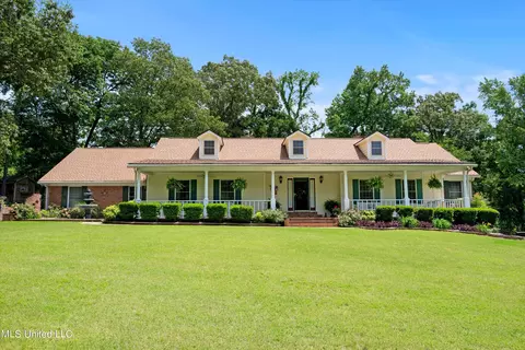 2700 Anthony Cv, Nesbit, MS 38651