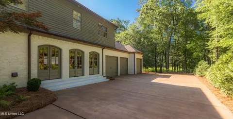 Exterior - 123 Langdon Dr, Madison, MS 39110 photo 7 of 38