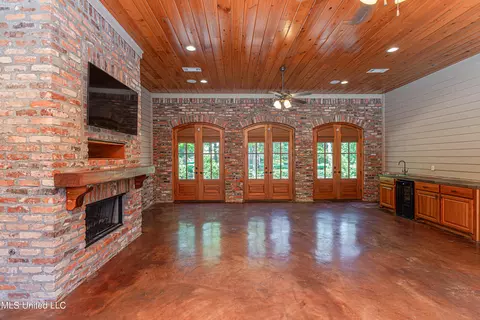 Living - 123 Langdon Dr, Madison, MS 39110 photo 12 of 15