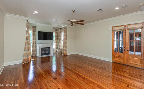 Living - 123 Langdon Dr, Madison, MS 39110 photo 9 of 15
