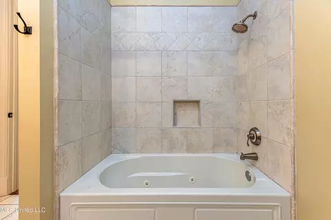 Bath - 123 Langdon Dr, Madison, MS 39110 photo 4 of 18