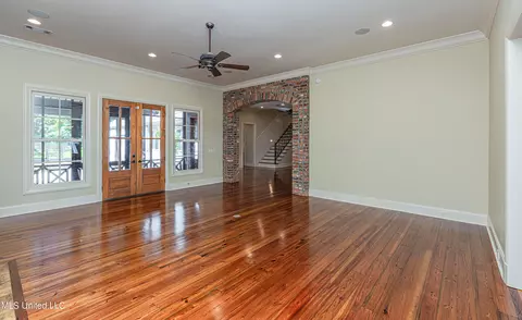 Living - 123 Langdon Dr, Madison, MS 39110 photo 7 of 15