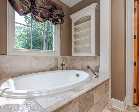 Bath - 123 Langdon Dr, Madison, MS 39110 photo 8 of 18