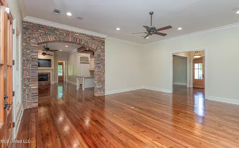 Living - 123 Langdon Dr, Madison, MS 39110 photo 8 of 15