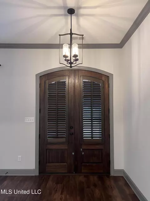Entry Way - 3756 N Fossil Hill Dr, Hernando, MS 38632 photo 2 of 3