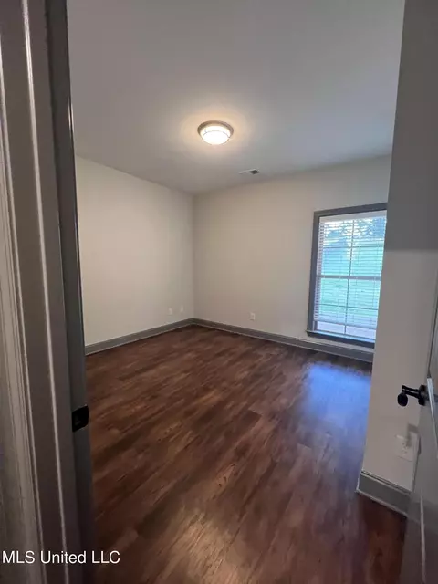 Bedroom - 3756 N Fossil Hill Dr, Hernando, MS 38632 photo 2 of 4
