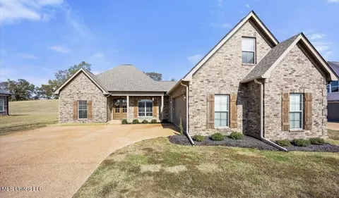 3756 N Fossil Hill Dr, Hernando, MS 38632