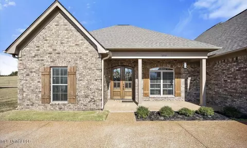 Exterior - 3756 N Fossil Hill Dr, Hernando, MS 38632 photo 2 of 6
