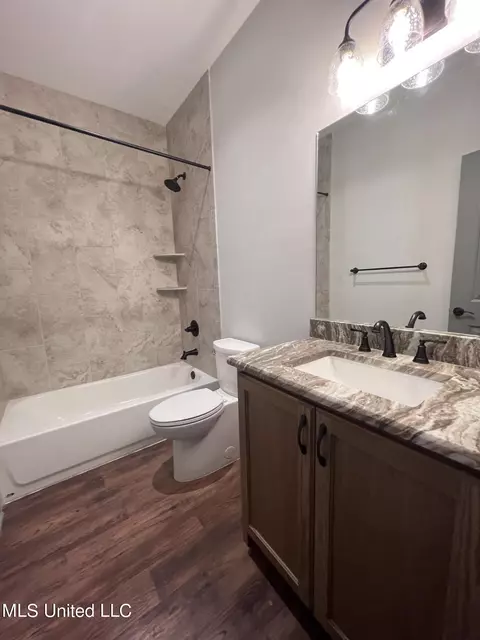 Bath - 3756 N Fossil Hill Dr, Hernando, MS 38632 photo 5 of 6