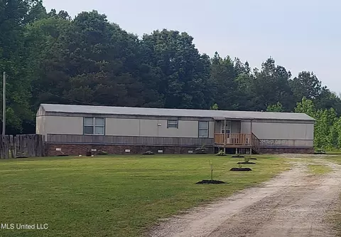 465 Marcon Farm Rd, Byhalia, MS 38611