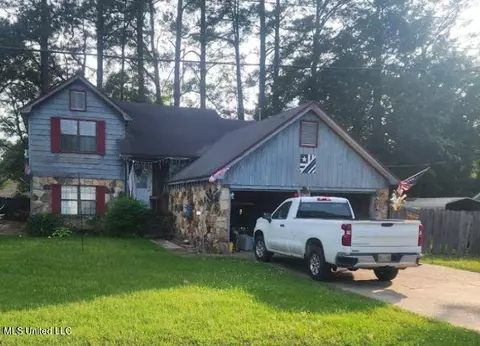 74 Sanders Ln, Caledonia, MS 39740