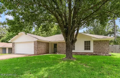 Exterior - 116 Red Oak Rd, Clinton, MS 39056 photo 3 of 5