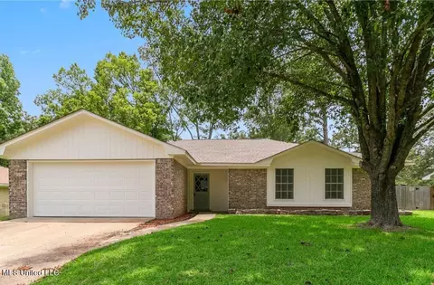 116 Red Oak Rd, Clinton, MS 39056