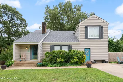 120 Redbud Dr, Batesville, MS 38606