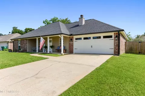 13663 Huntington Cir, Gulfport, MS 39503