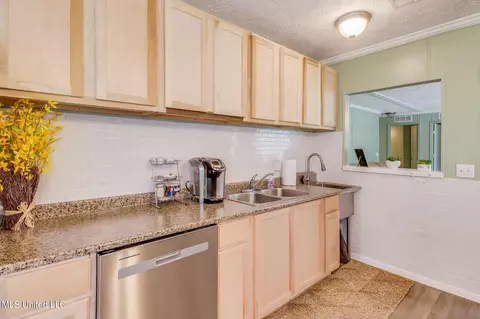 124 Honeysuckle Ln, Lucedale, MS 39452 photo 9
