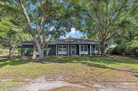 4103 Greenwood Ave, Pascagoula, MS 39581