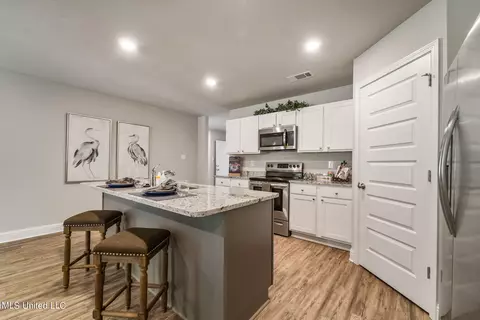 Kitchen - 17911 Tingle Dr, Gulfport, MS 39503 photo 1 of 2