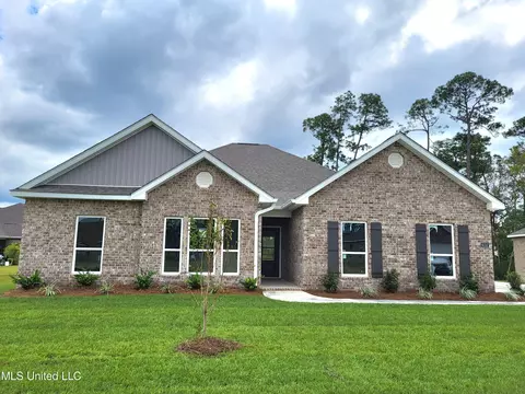 6152 Penni Ln, Ocean Springs, MS 39564