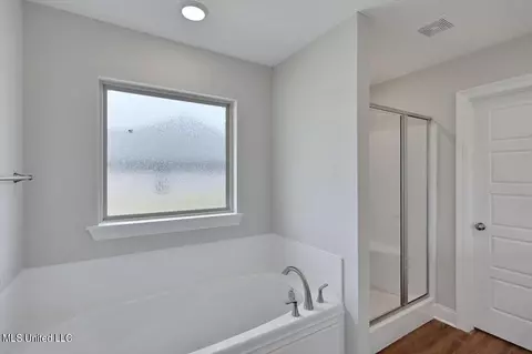 Bath - 257 Chartleigh Cir, Canton, MS 39046 photo 2 of 3