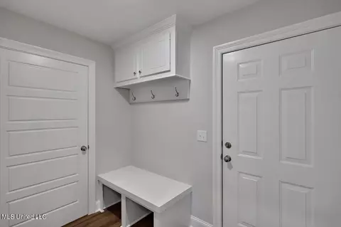 Entry Way - 257 Chartleigh Cir, Canton, MS 39046 photo 1 of 1