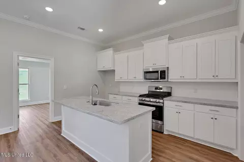 Kitchen - 257 Chartleigh Cir, Canton, MS 39046 photo 1 of 2