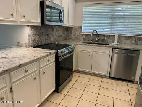 551 Brookstone Cir, Madison, MS 39110 photo 5