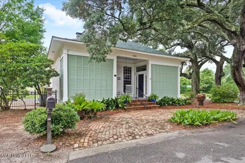 229 Pine St, Long Beach, MS 39560 photo 2